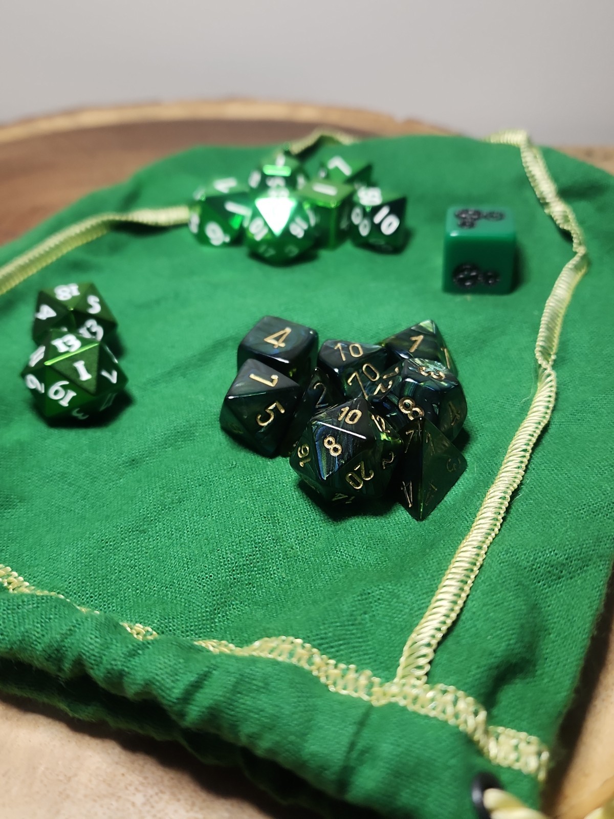 Green Dice Lot One 7 Piece Dice Set One 7 Piece 7 Set Of Metal And 2 Metal D20s