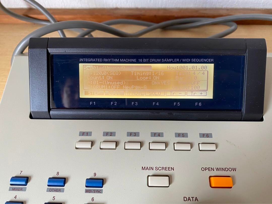 AKAI MPC2000XL CF Drive Sampling Drum Machine Maintained AC100V from Japan
