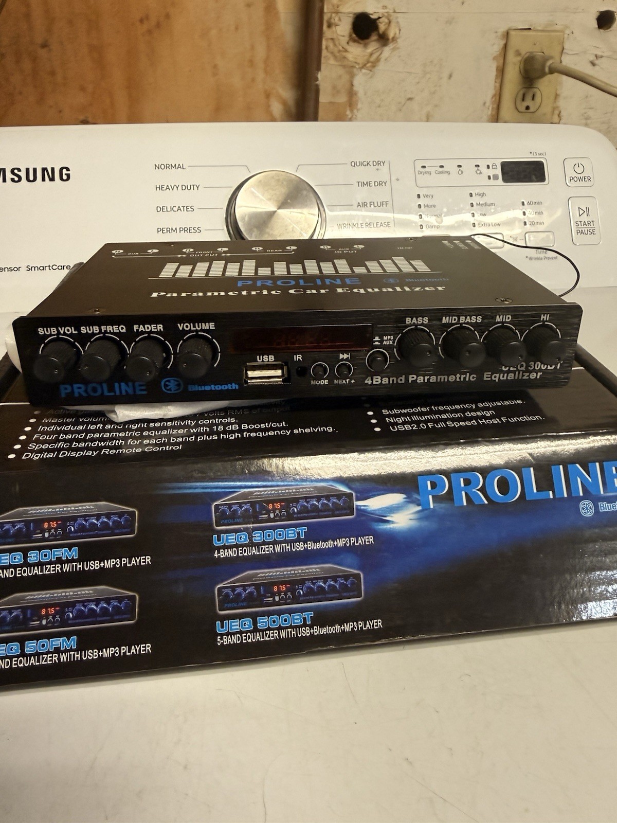4 Band Car Audio Equalizer Black 40Hz-20kHz Adjustable Subwoofer Outputs
