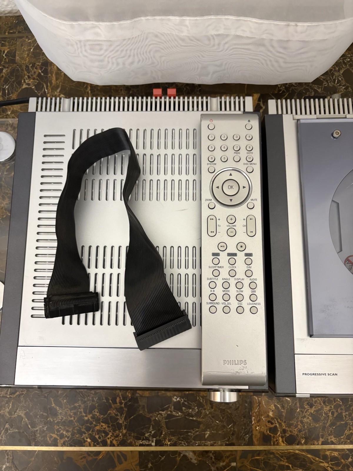 Philips MCD702 Micro Theatre DVD/CD Player, Tuner, Amp, Speakers, Remote WORKING