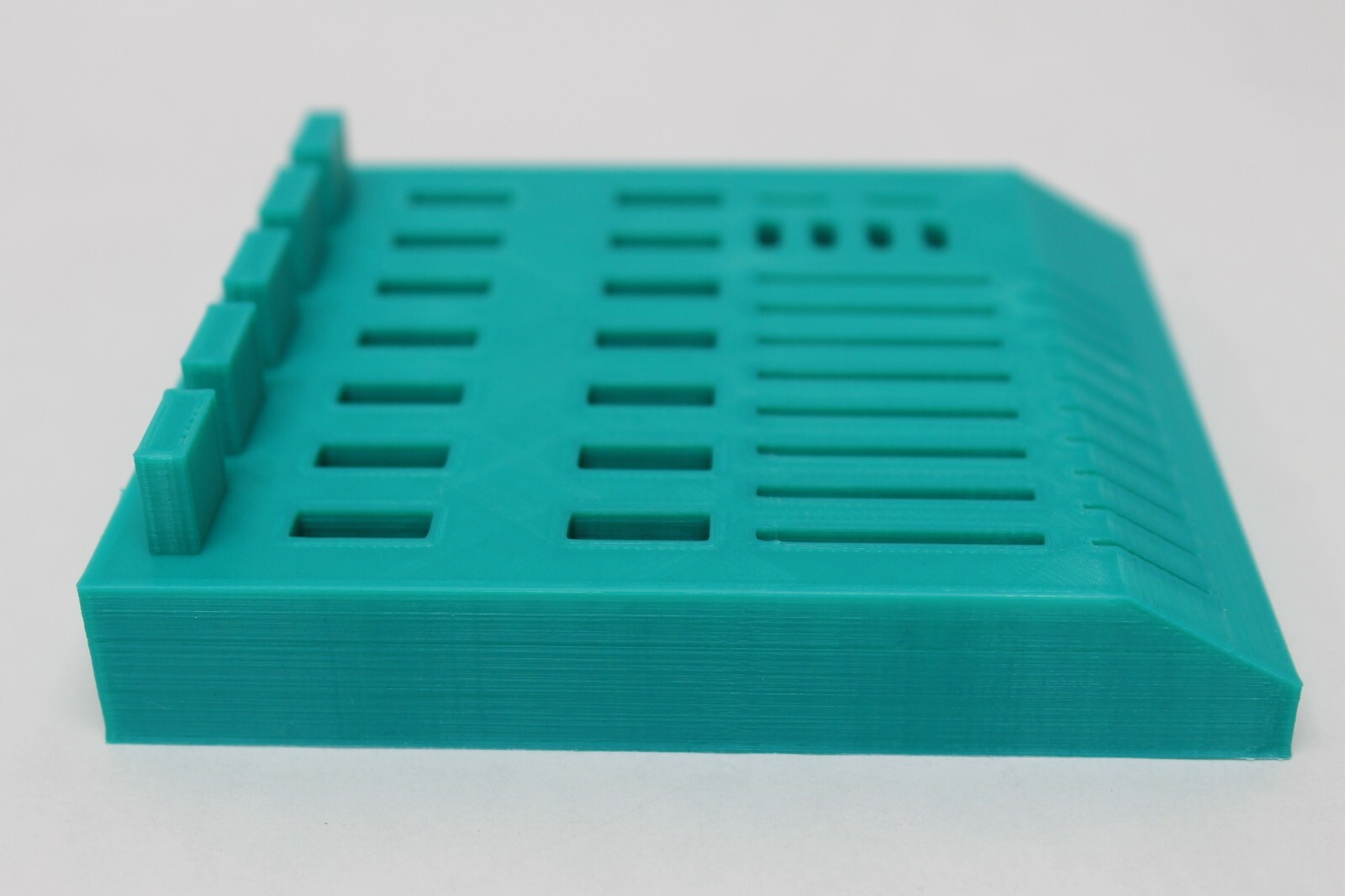 New 3D Printed Meta Green USB, USB-C, SD, MicroSD Holder