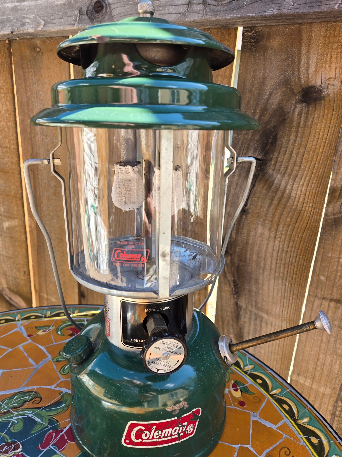 Coleman 1981 Lantern 220K Double Mantle Globe