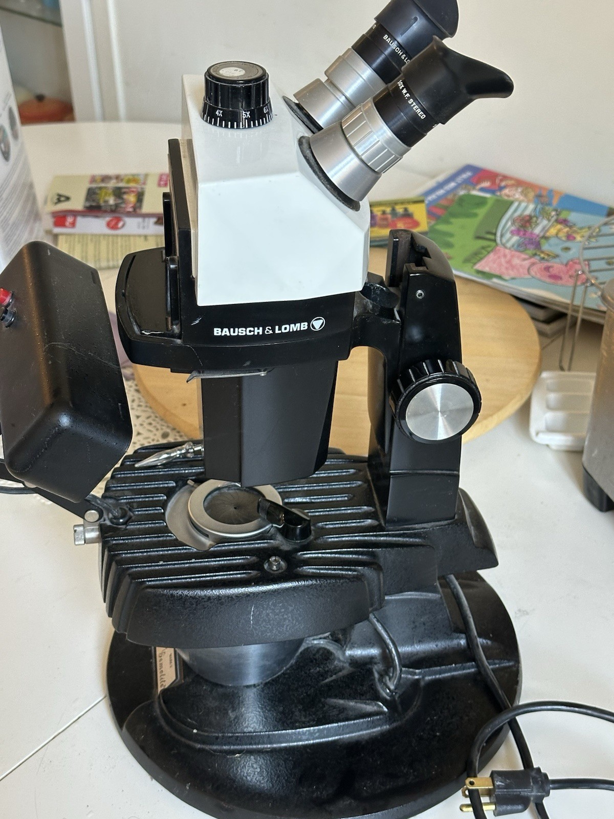 Gem Instruments Gemolite Mark V Microscope with B&L Optics – Stereo Zoom 7
