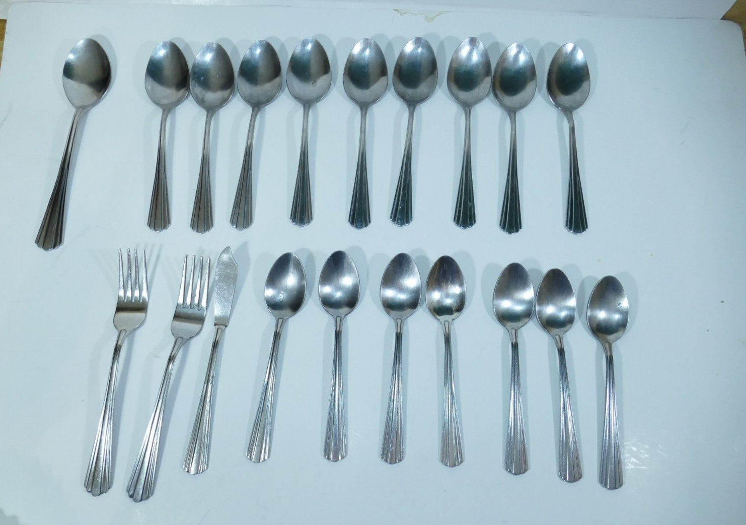 Lot Of 20 Royal Household RHH9 Mixed Mostly Spoons Stainless Flatware Piece Lot