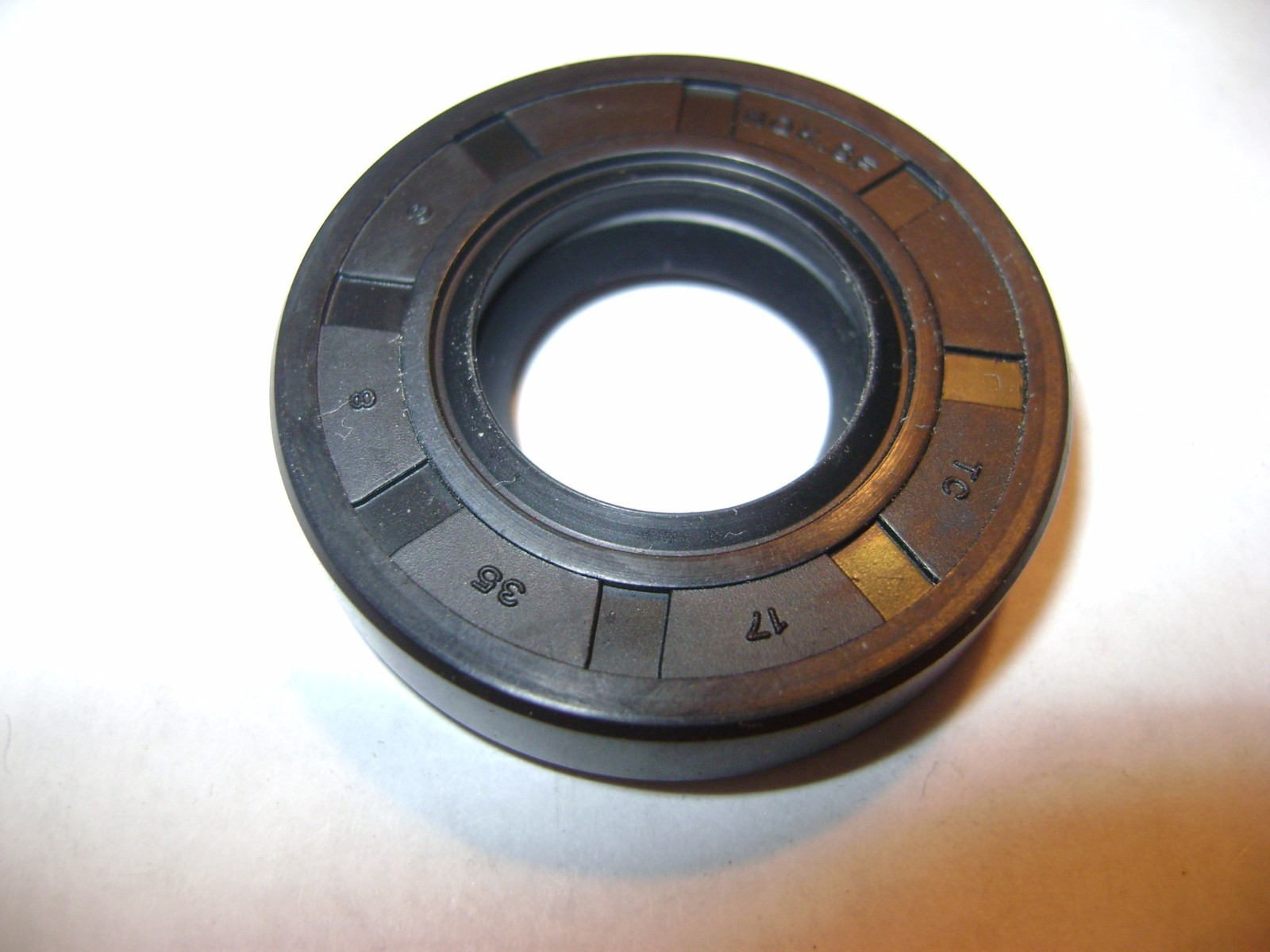 NEW TC 17X35X8 DOUBLE LIPS METRIC OIL / DUST SEAL 17mm X 35mm X 8mm