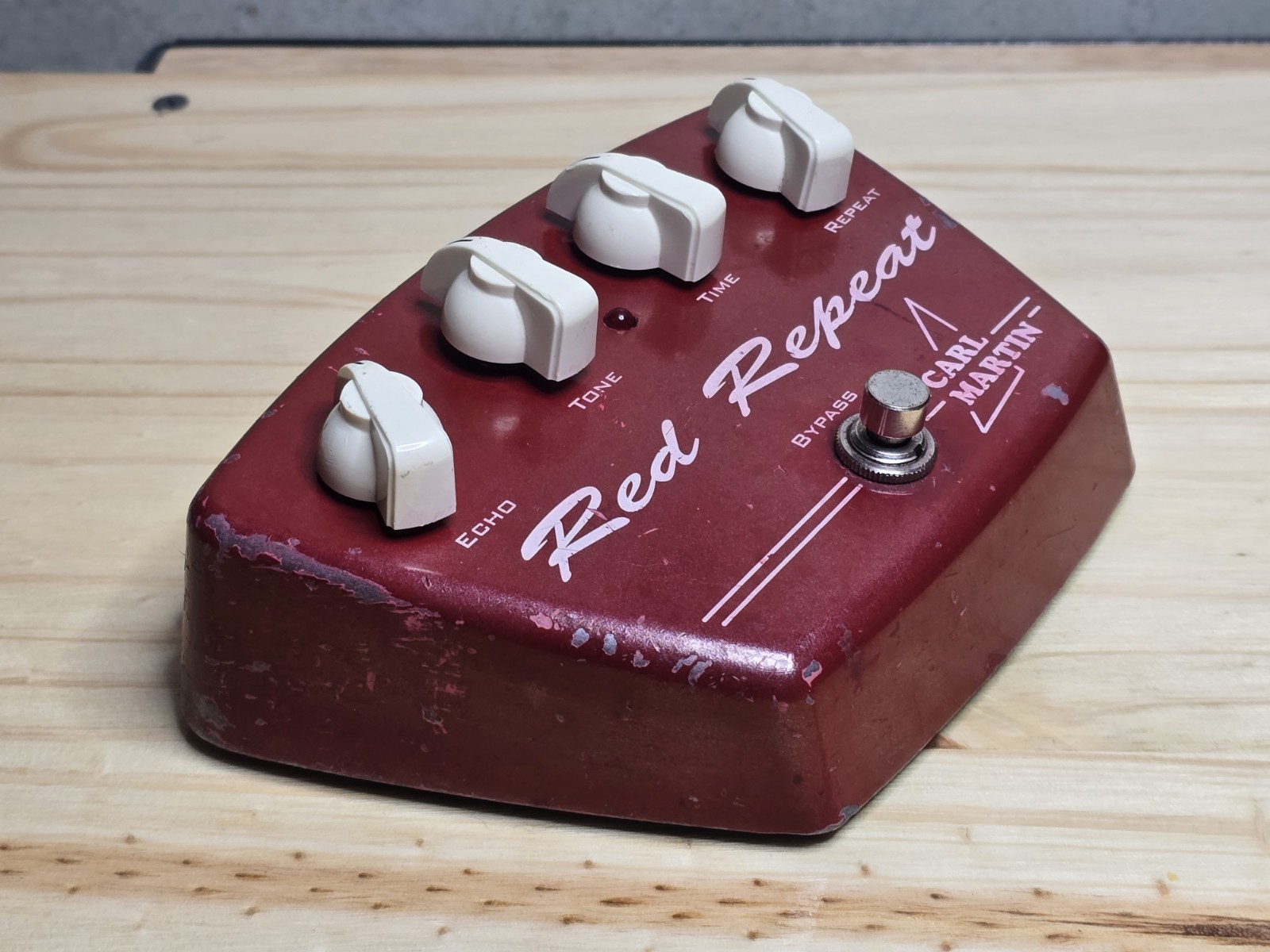 Carl Martin Red Repeat Digital Delay Echo Vintage Series Guitar Effect Pedal