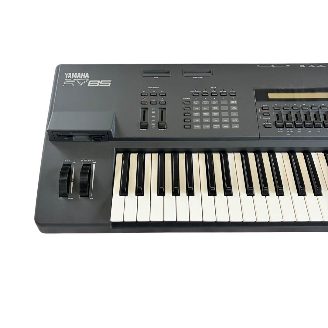 YAMAHA SY85 Synthesizer Keyboard Workstation Vintage 61 Key w/Hard Case&Manual