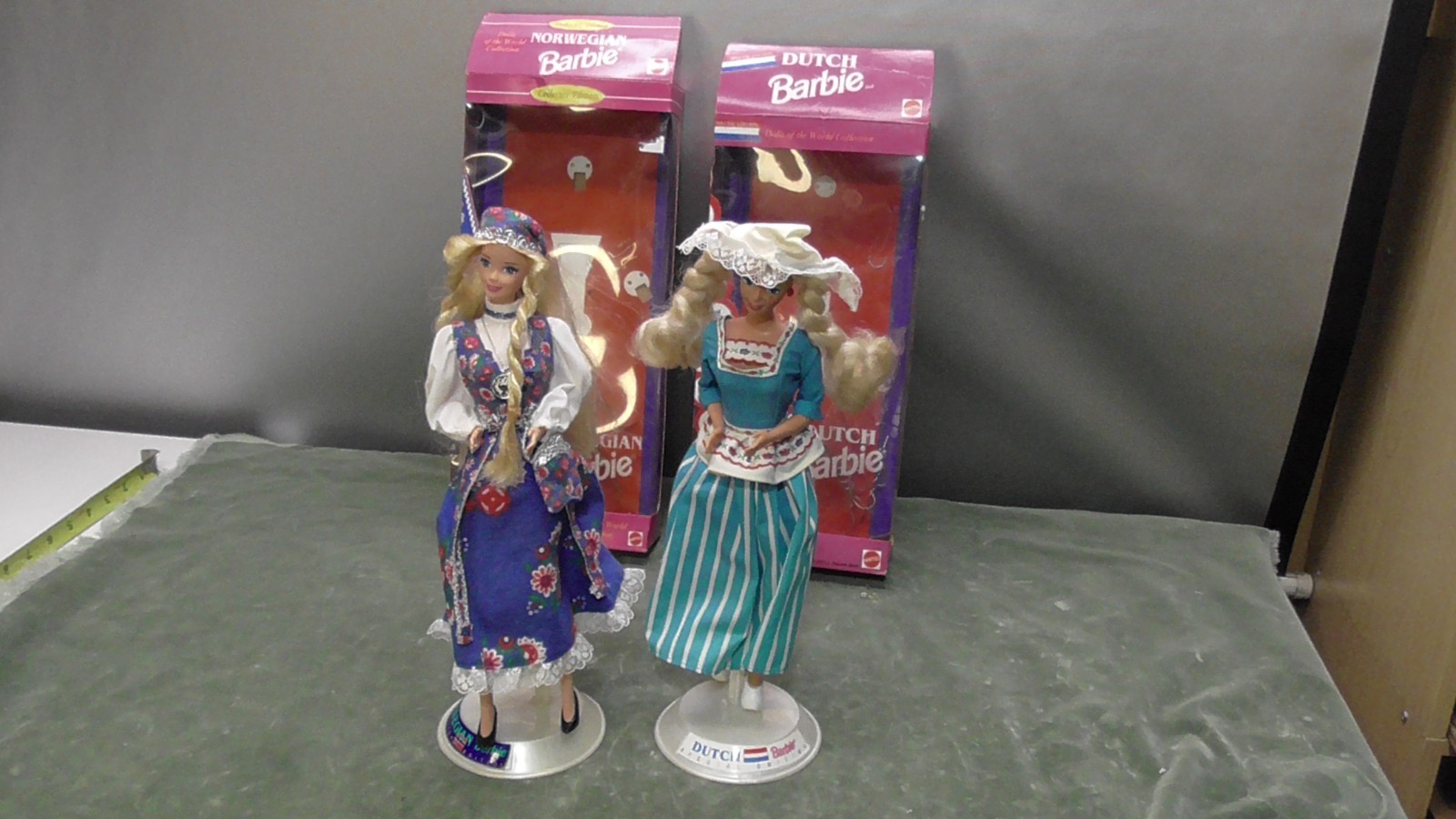 Barbie Dolls of the World – Scandinavian Bundle Dutch and Norwegian (2 Dolls)