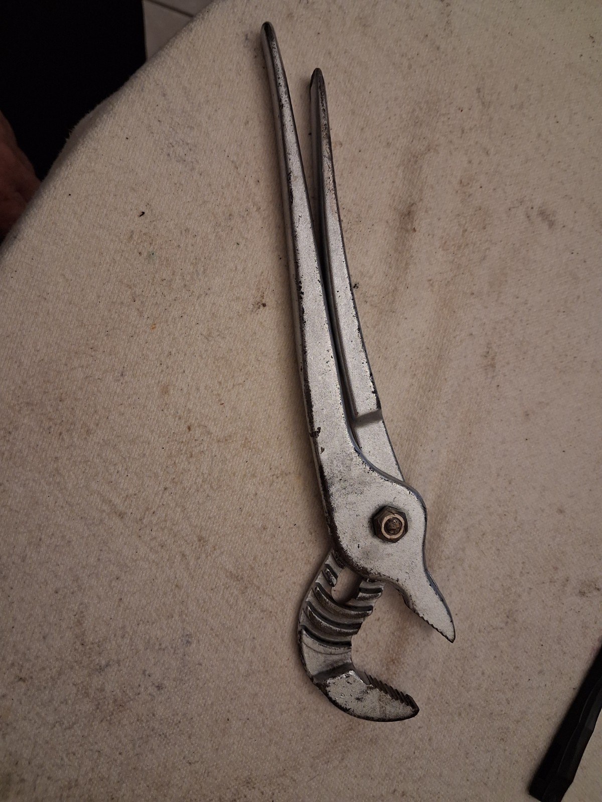 Snap-On Tools 9" Waterpump Adjustable Pliers. 91A. Pat. No. 2622464