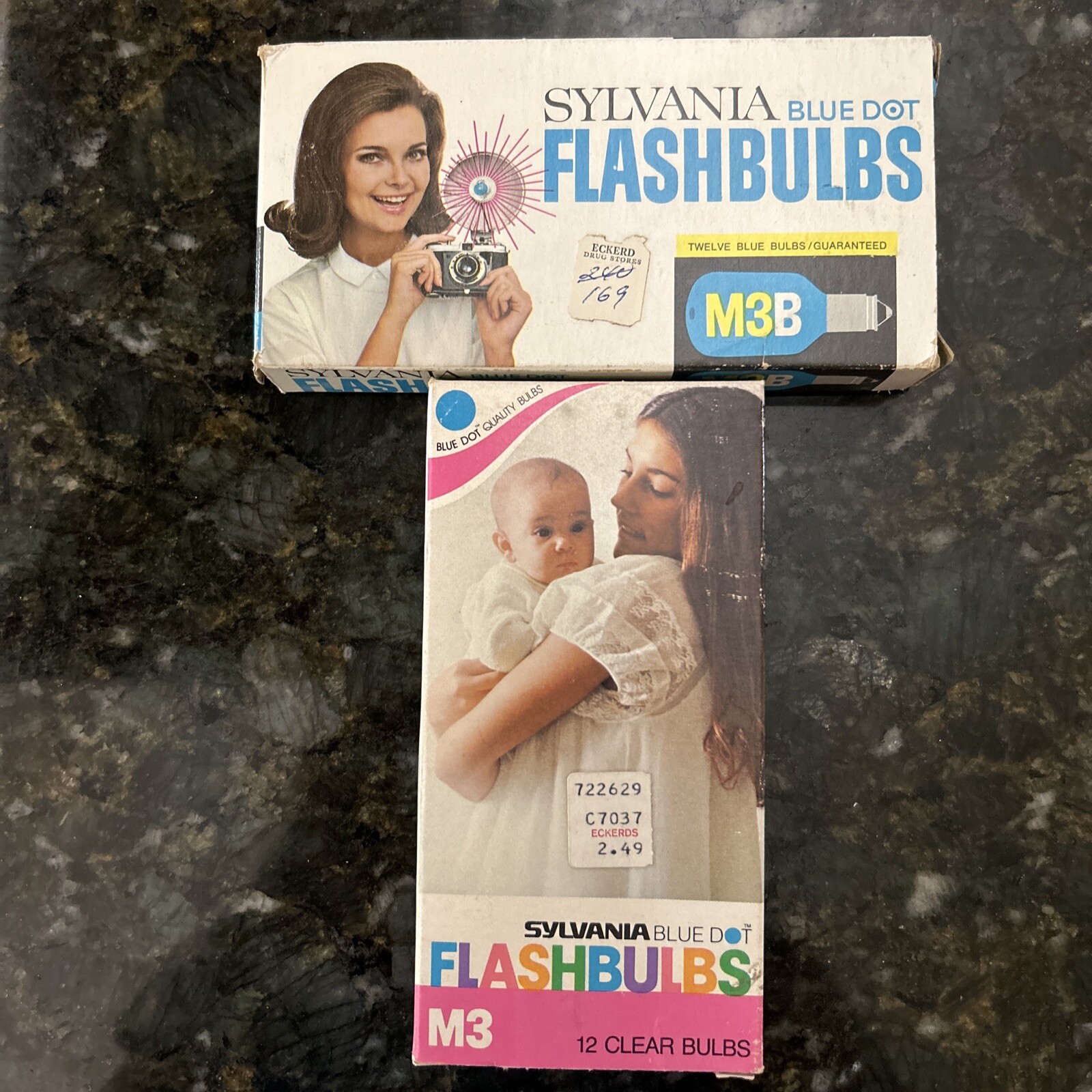 Vintage Sylvania M3 Blue Dot Flashbulbs 12 Clear + 2 Blue New Open Box