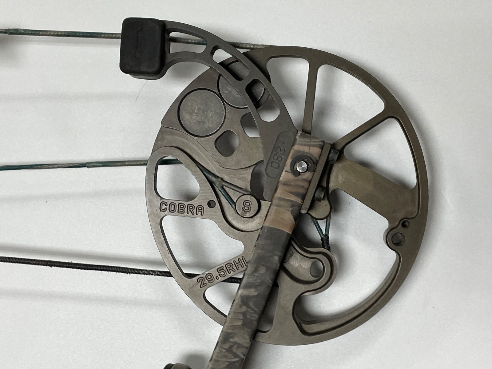 Matthews Switchback RH Compound Bow w/ Spot Hogg Sight - 70#, 35.5" Cable Length