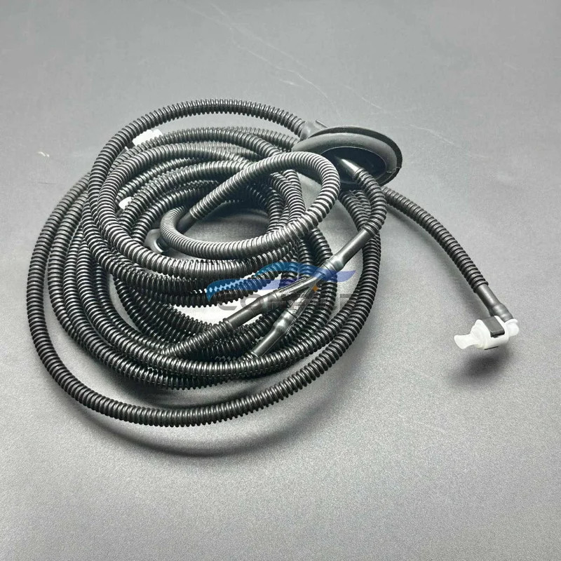 For VW Touareg PHAETON Sharon Engine Front Windshield Wiper Spray Outlet Pipe
