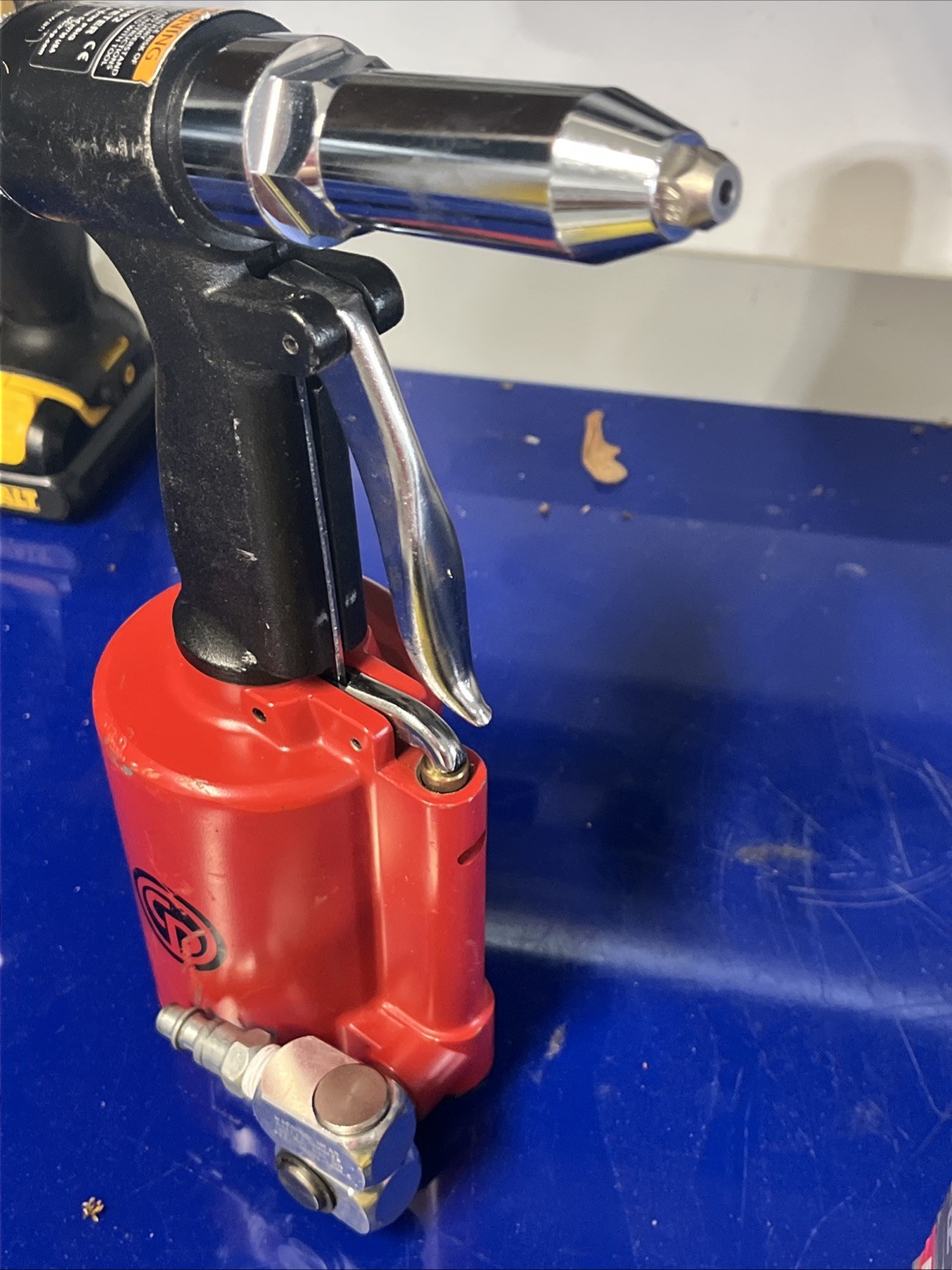 CP Chicago Pneumatic Air Riveter CP9882