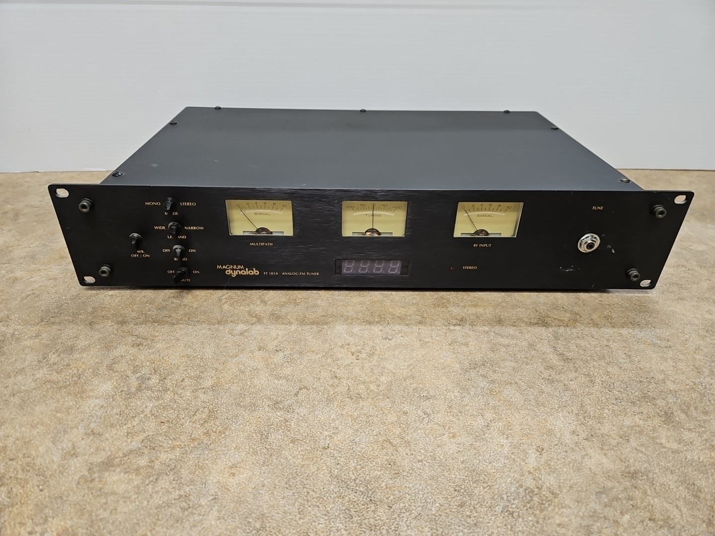 MAGNUM DYNALAB STEREO TUNER FT101A Works Needs Tuner Knob, does Tune