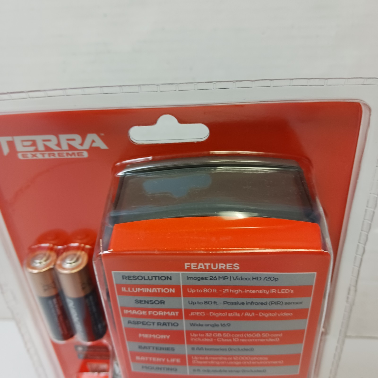 Wildgame Innovations TERRA Extreme Bundle Pack 26MP SD Card Batteries 80' Detect