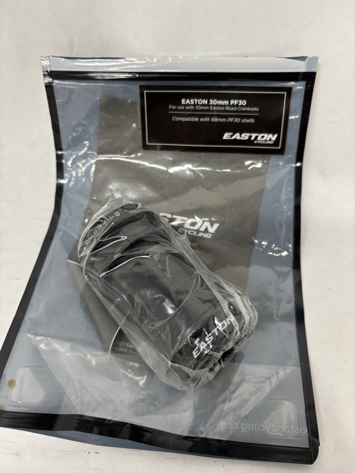 New Easton Cycling / RaceFace Pressfit Bottom Bracket - PF30 - 30mm Spindles