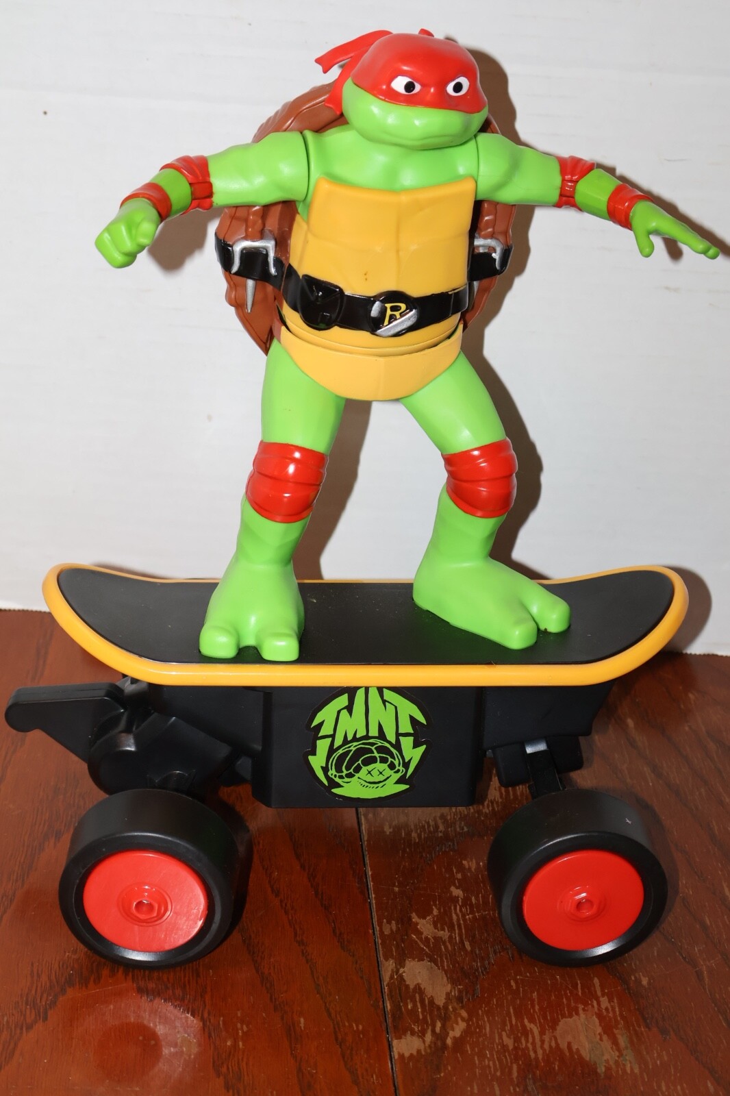 Teenage Mutant Ninja Turtles Giant Cowabunga Skate RC Raphael NO REMOTE