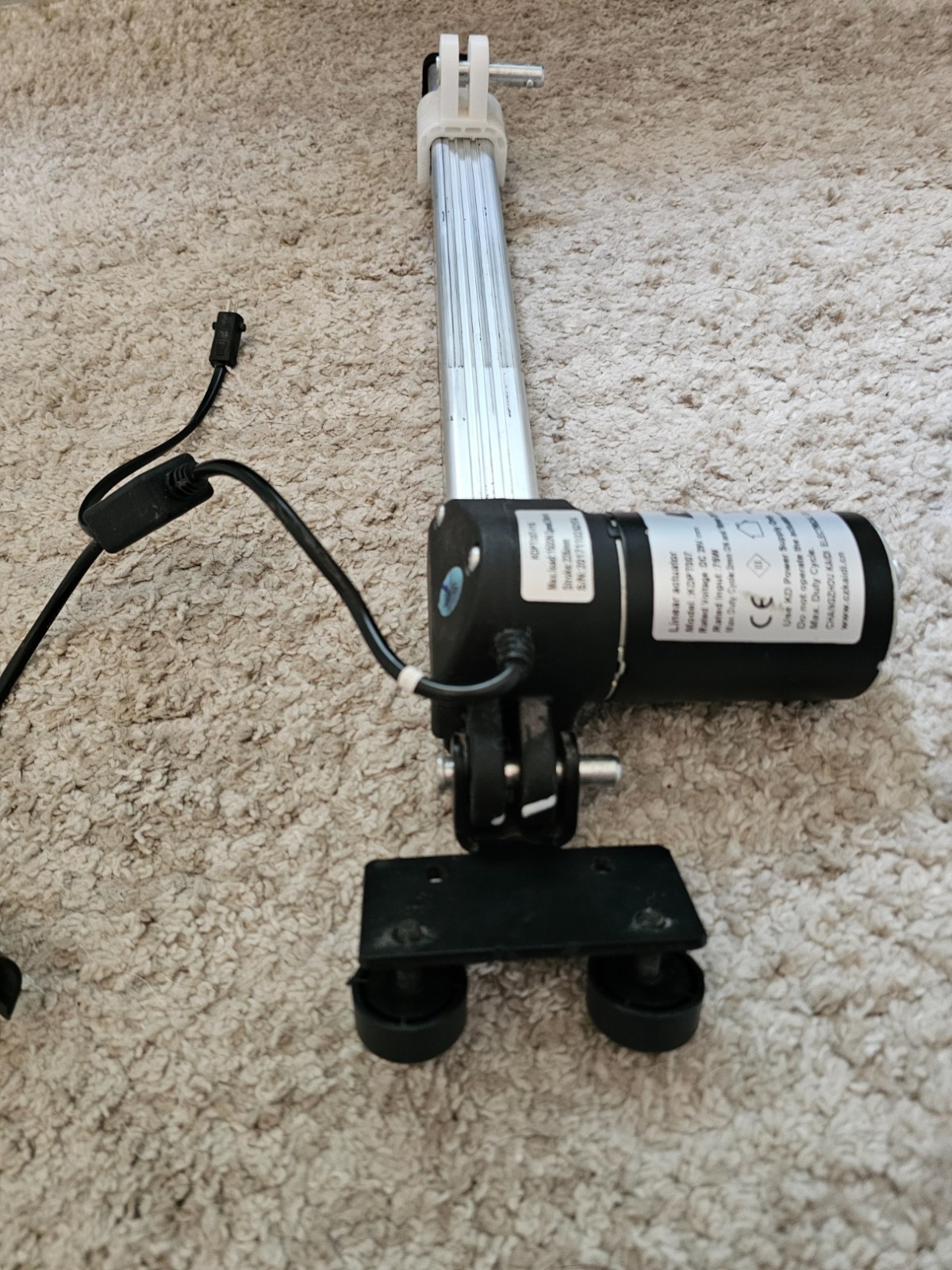 KDPT007-115 Linear Actuator 29V DC 226mm Stroke, Control Switch, AC plug, Used
