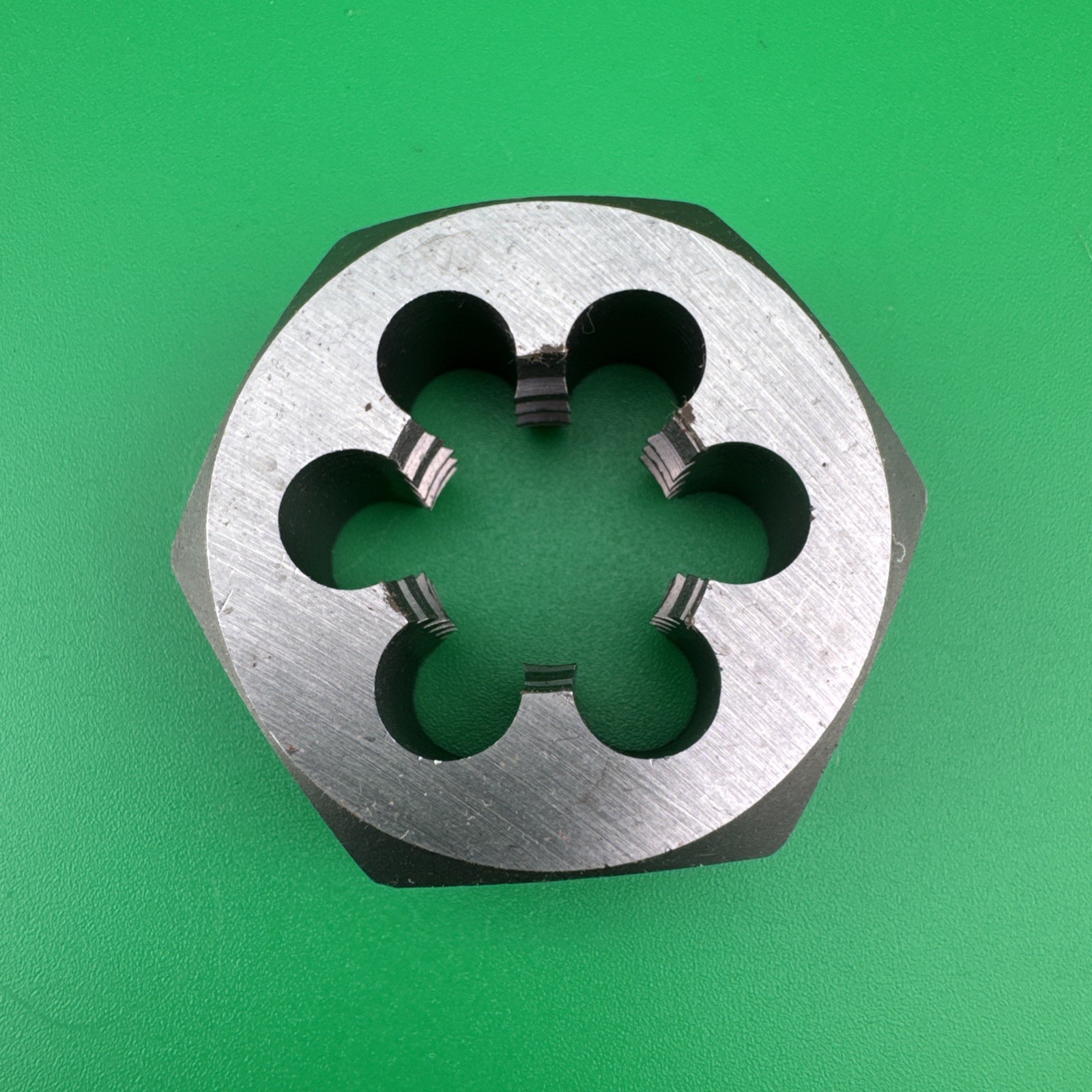 Mac Tools 8561DIA SAE Hexagonal Die 7/8"-9 NC - 1-13/16" Shank