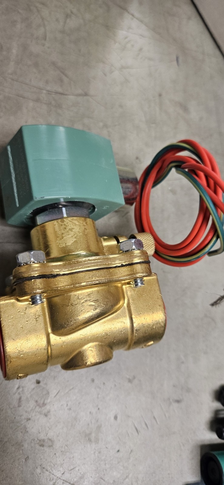 REDHAT 8210G009MO Solenoid Valve with ManualOperator,Brass