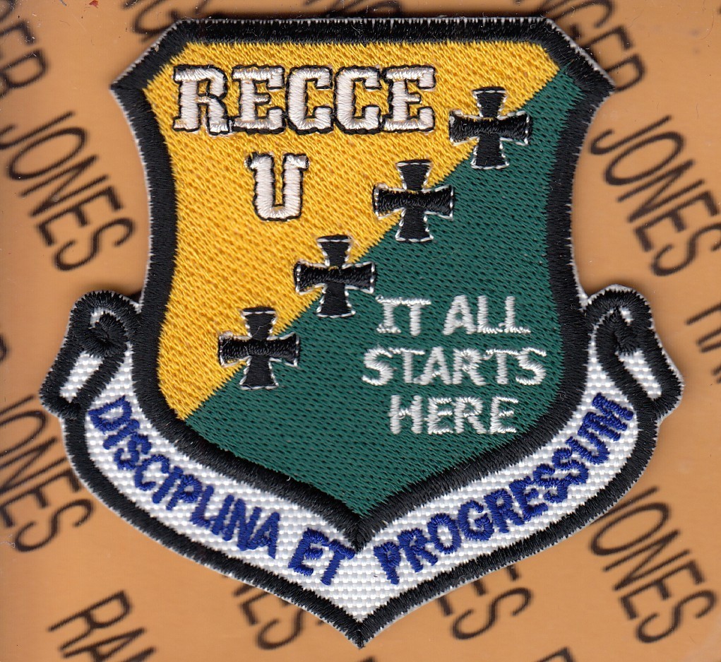USAF Air Force 1st Fighter Wing Recce U Reconnaissance ~3.25" shield patch c/e