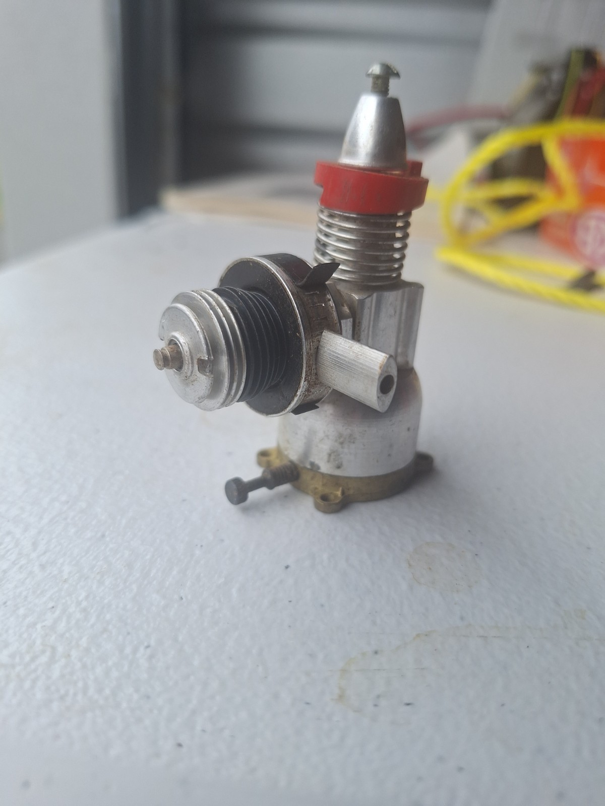 COX Reed Valve .049 Model Airplane Engine