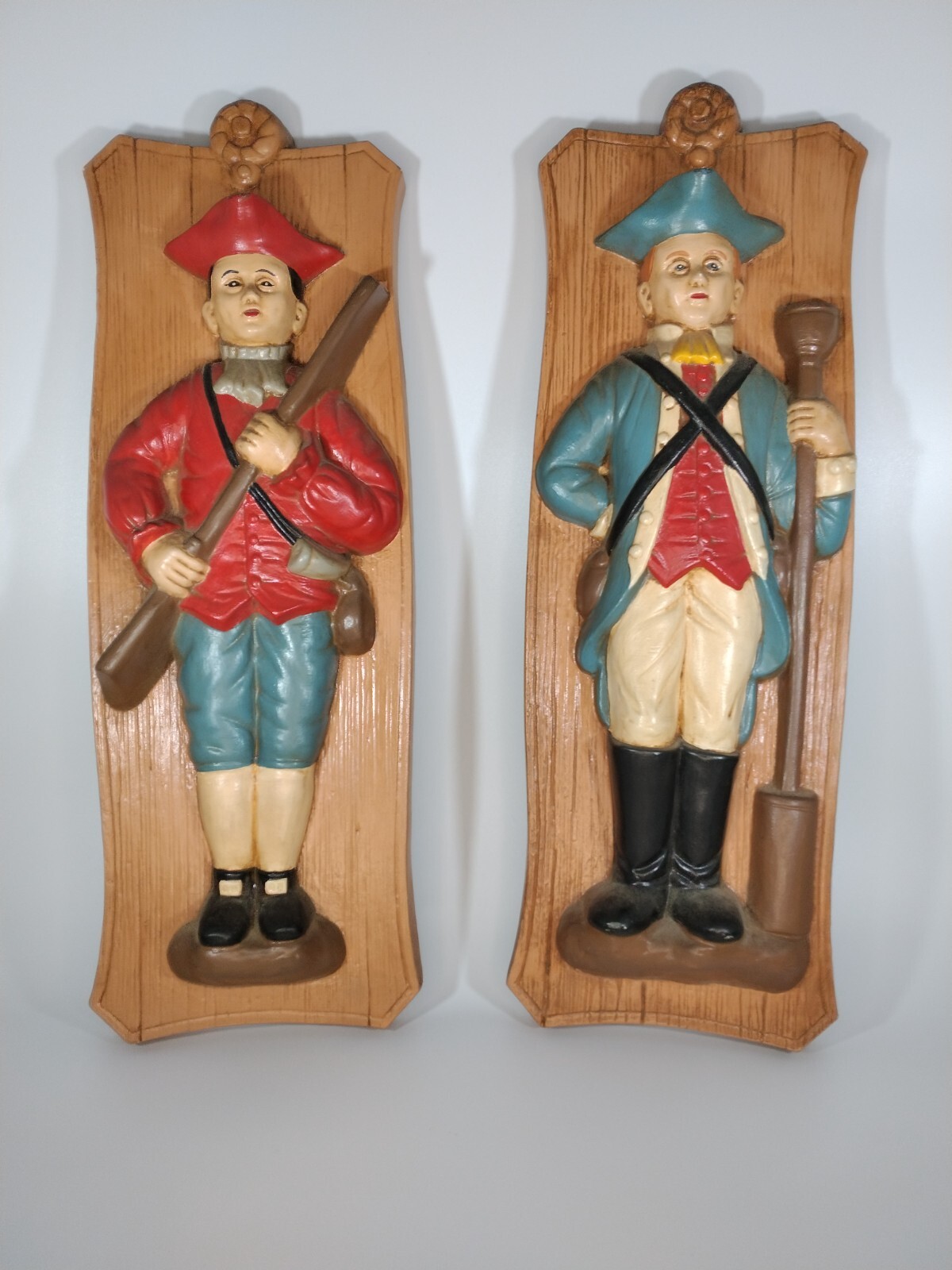 VTG PORCELAIN WALL HANGING 17"  REVOLUTIONARY WAR SOLDIERS HAND PAINTED HOBBIEST