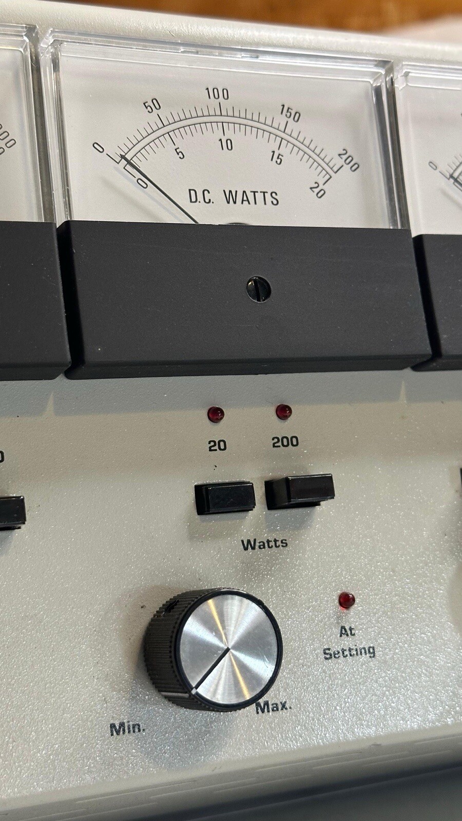 BRL Bethesda Research Labs Model 4000 Electrophoresis Power Supply