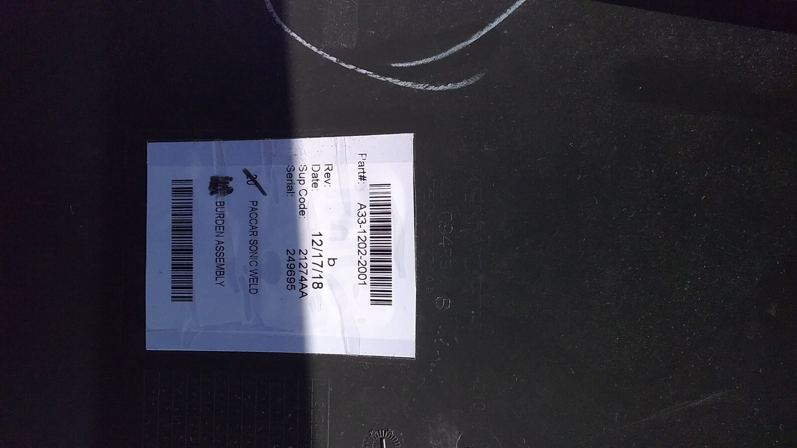 Kenworth side fairing assy A33-1202-2001 (small nick see pic )