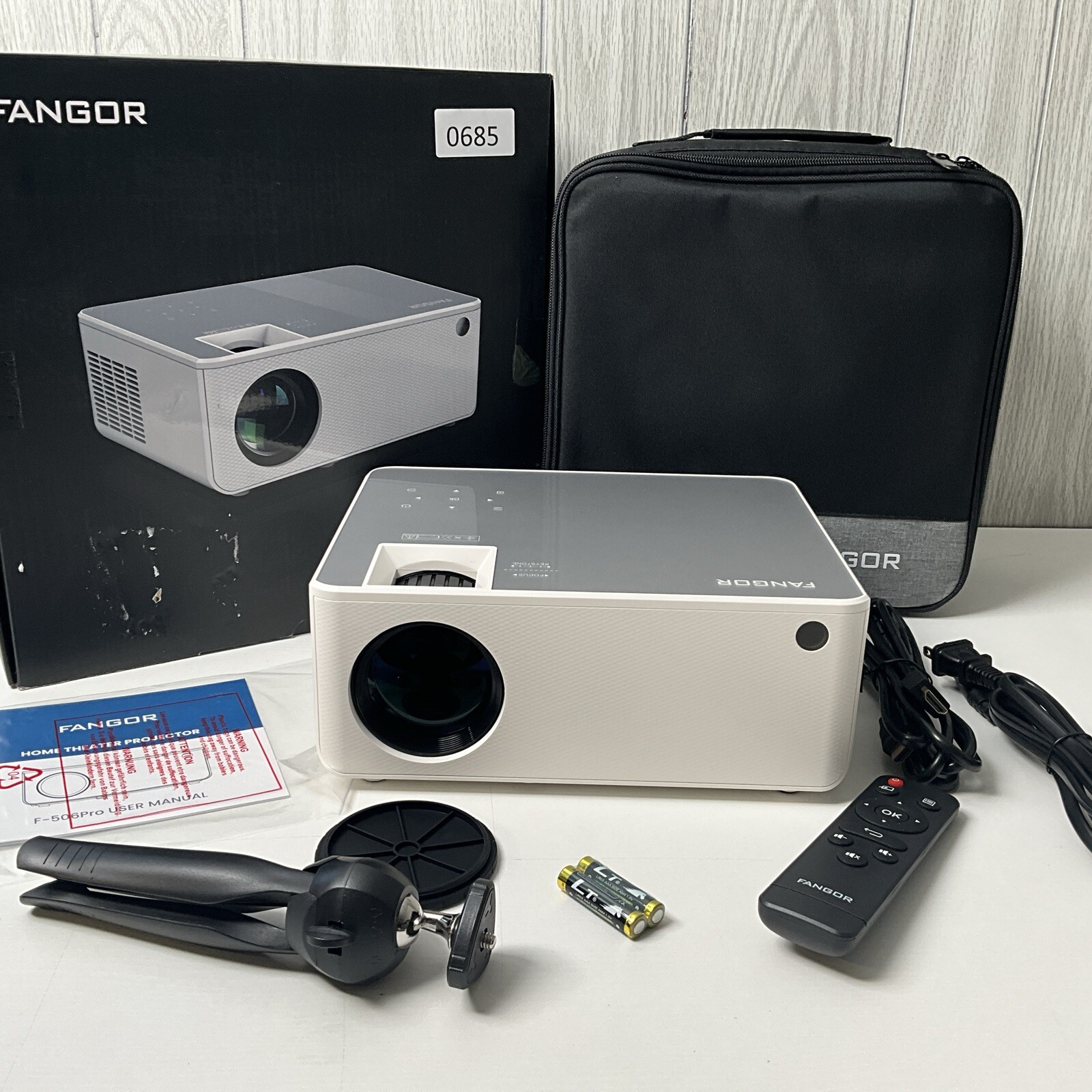 FANGOR 1080P HD Projector, WiFi Bluetooth Projector bundle - F506Pro