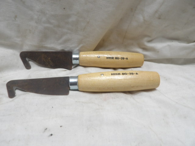 Pair of Hyde BG-39-A Hook Knives 3-3/8" X 1-5/16"