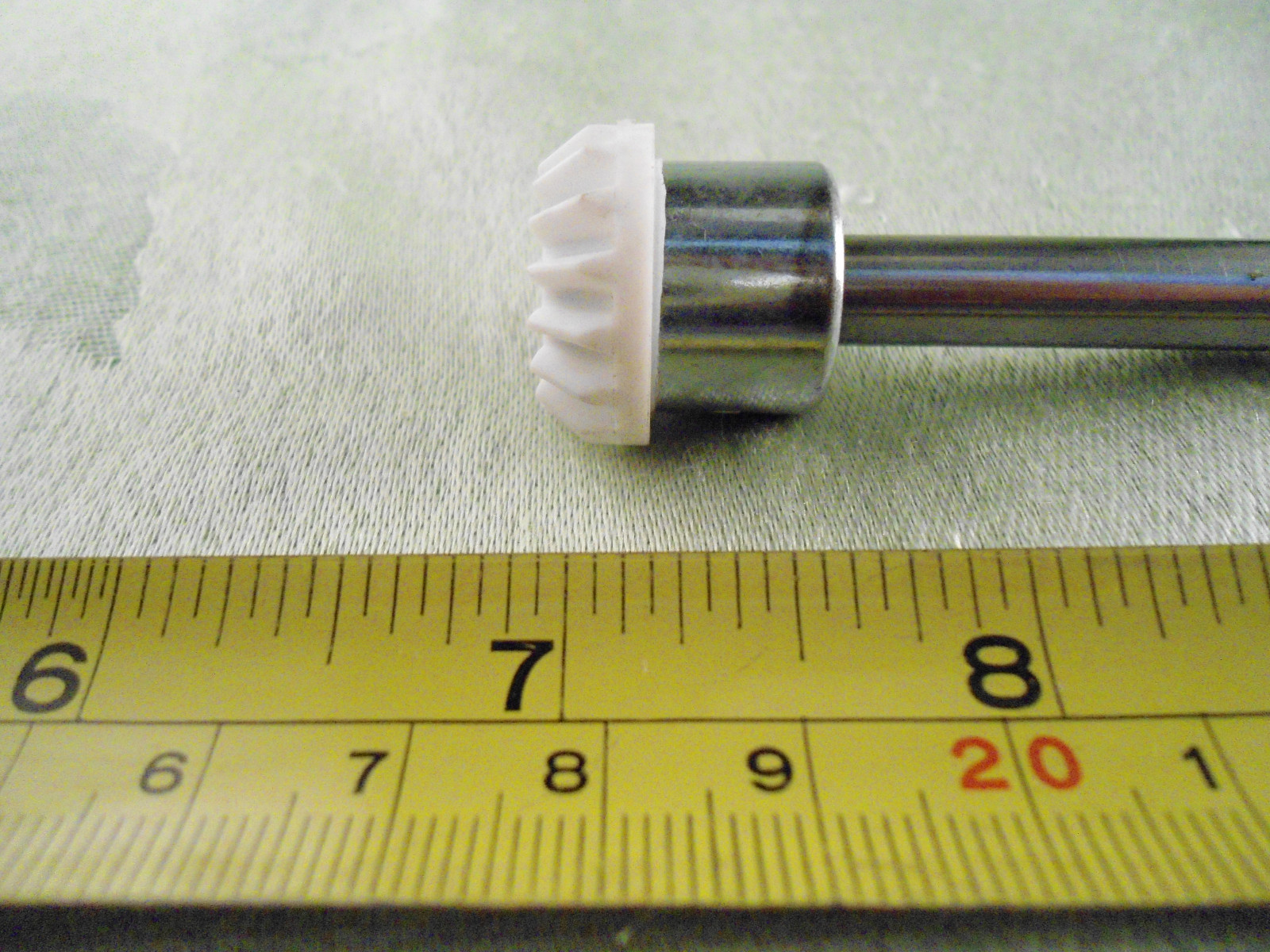 New Vertical Gear with Shaft # 445491 fits SINGER 242 247 248 252 257 259 267