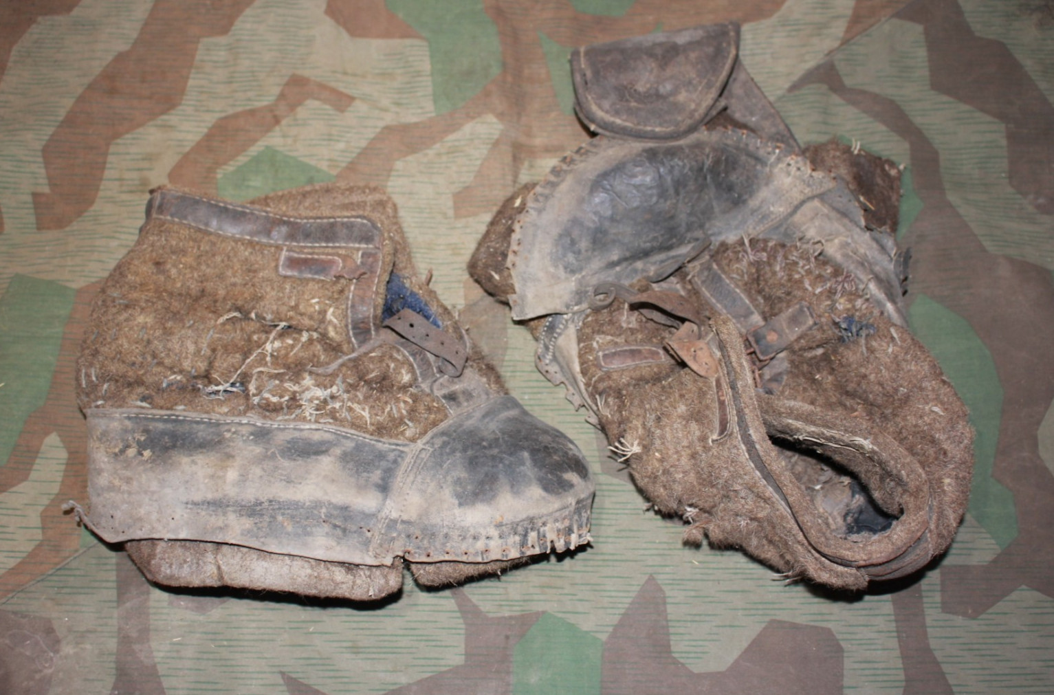 ORIGINAL WW2 GERMAN ARMY COLD WEATHER FELT SENTRY BOOTS PAIR STALINGRAD OSTFRONT