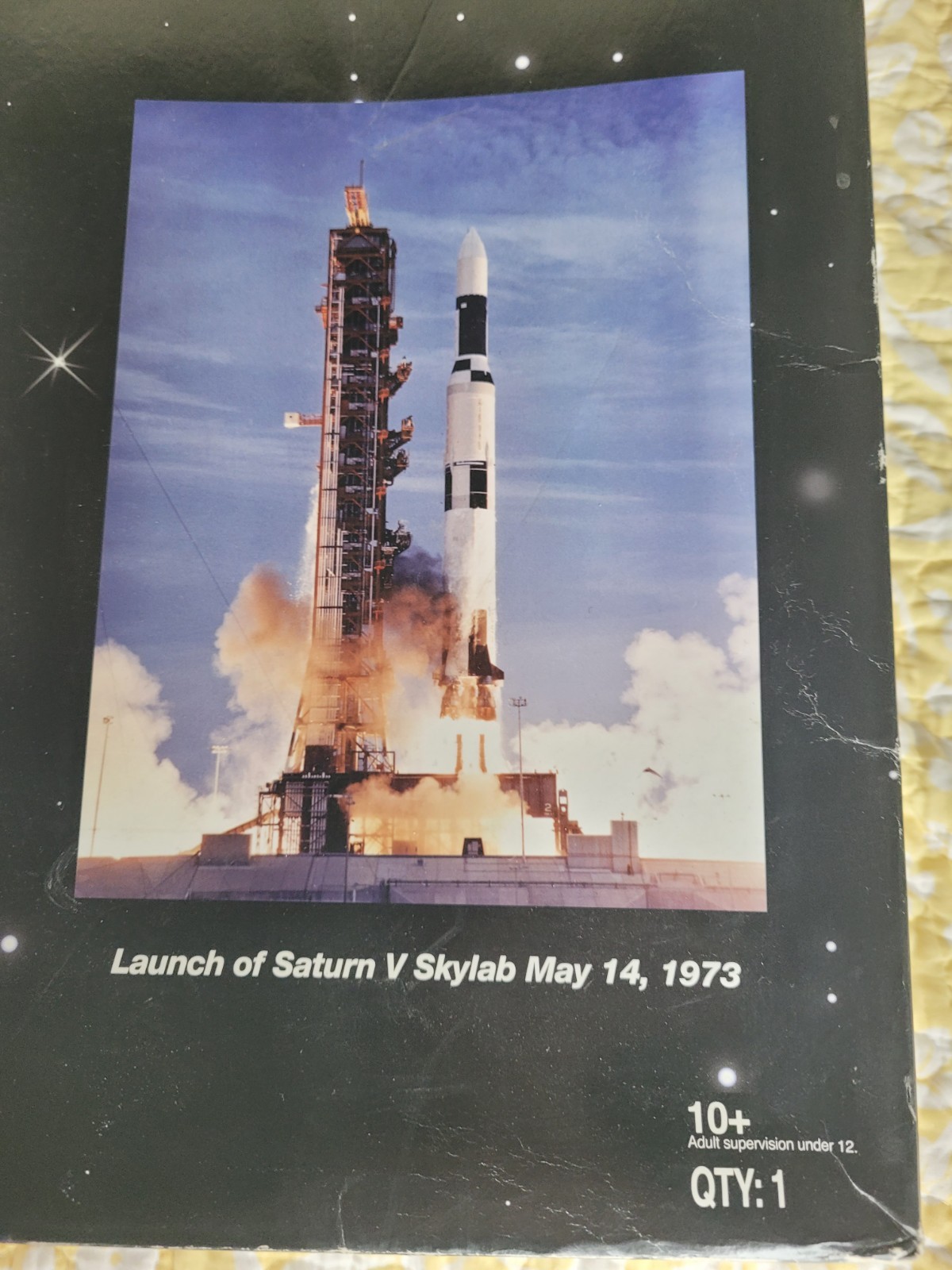ESTES #1973 SKYLAB SATURN V FLYING MODEL ROCKET KIT 1:100 SCALE