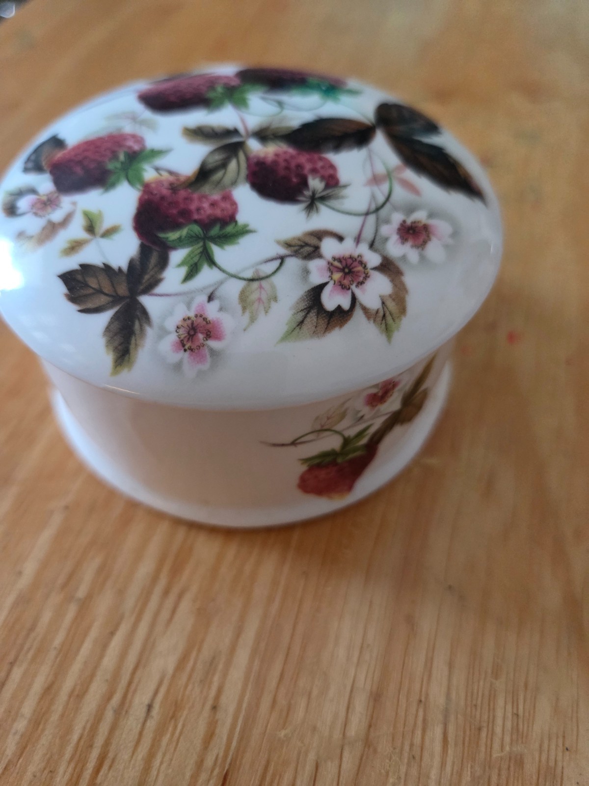 Sandringham Lidded Round China Box