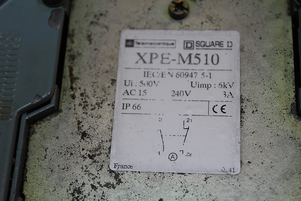 TELEMECANIQUE XPE-M510 FOOT SWITCH SQUERE D