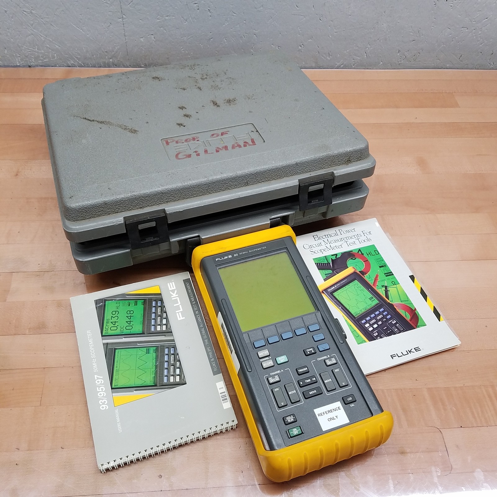 Fluke 93 50MHz Scopemeter, 40 ns Glitch Detect, LED Display. - USED