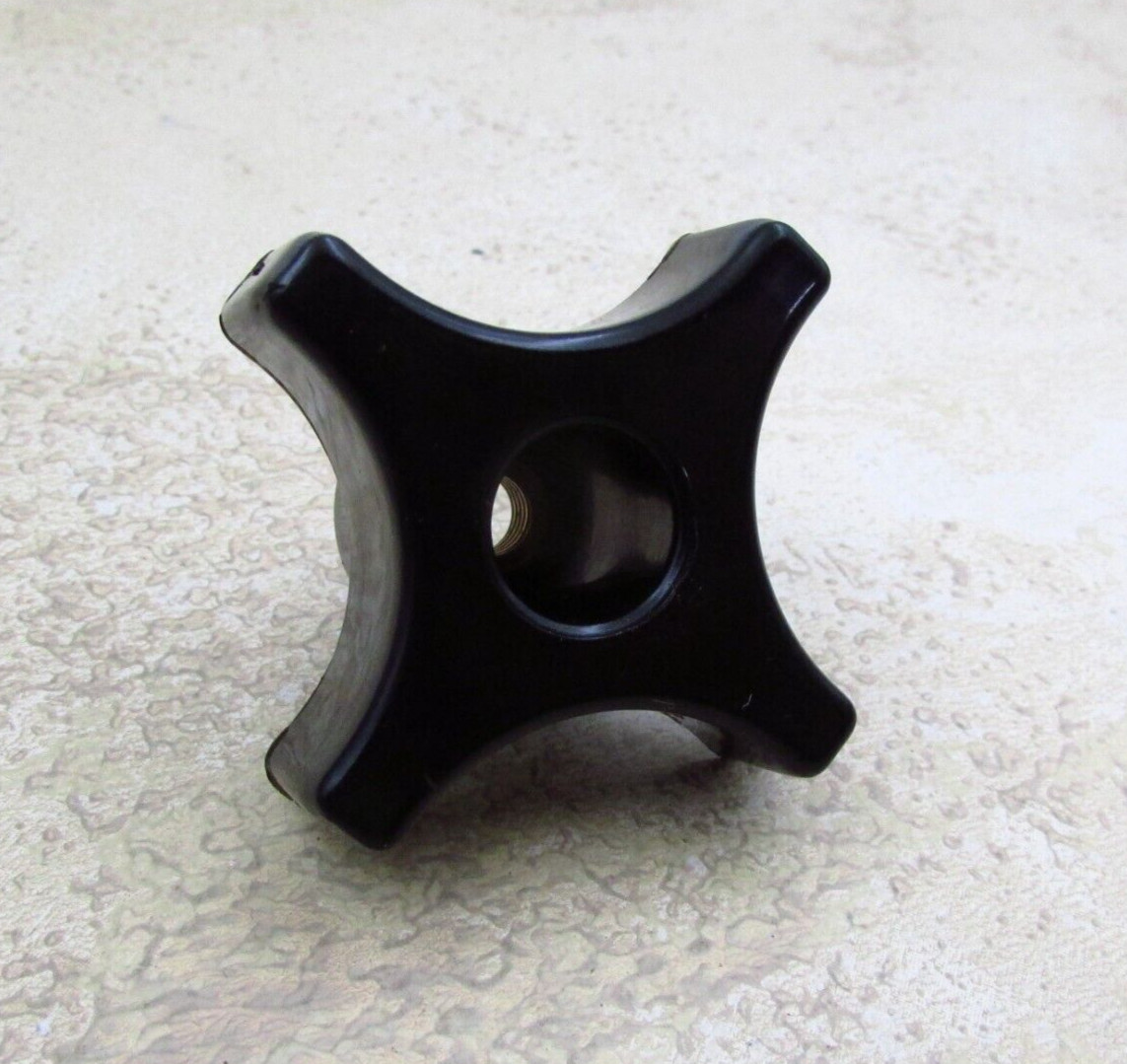 QTY (4), 1/4-28 Fine Thread, Clamping, Thru Hole, Plastic Grip, 4 Point, Knobs