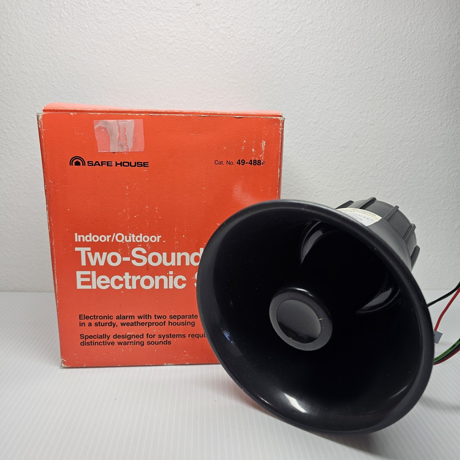VTG Safe House Two-sound Electronic Siren 49-488F Indoor Outdoor Extra Loud NOS