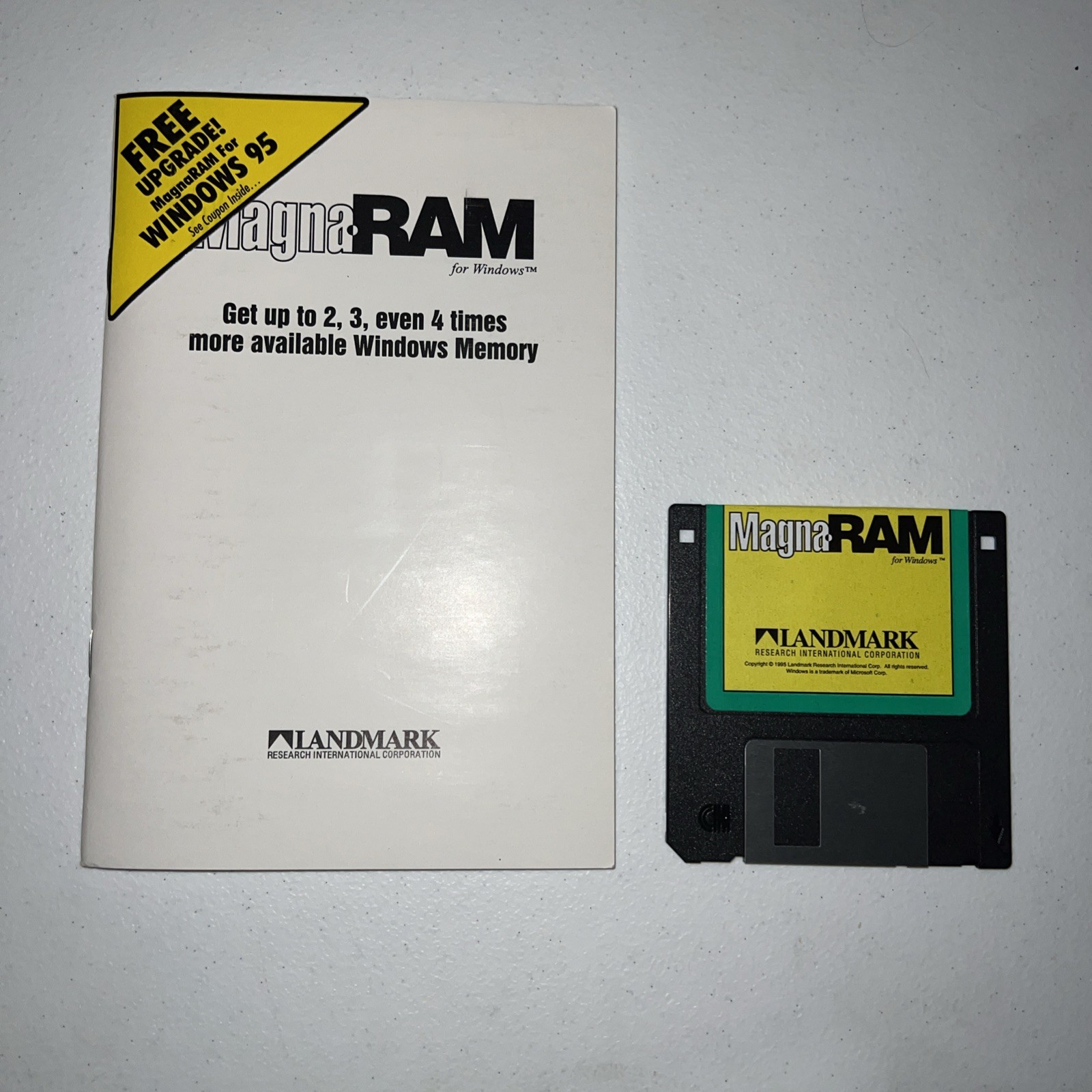 3.5" Floppy Disk MagnaRAM for Windows vintage computer program software disc