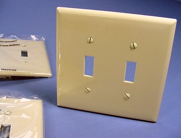 Cooper PJ2V Ivory 2-Gang Toggle Unbreakable Nylon Mid-Size Wallplate Cover 20pcs