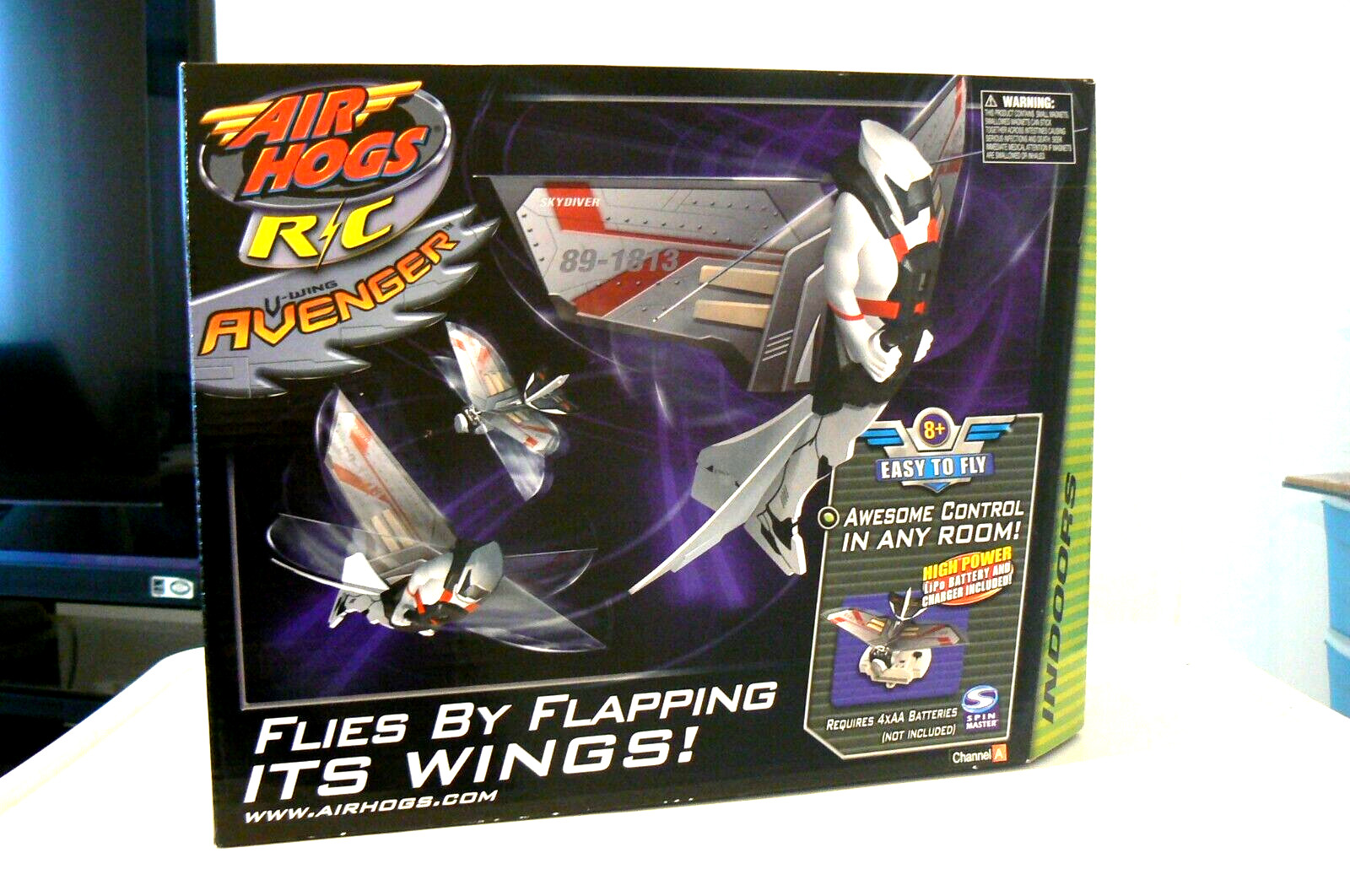 AIR HOGS R/C V-Wing Avenger 2008 Flapping Wings NEW IN SEALED BOX