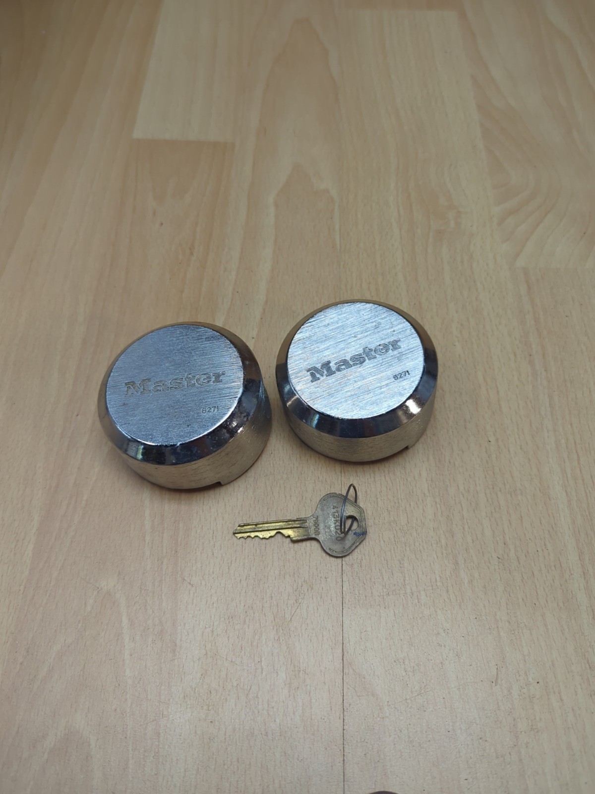 Master lock hidden shackle padlock 3 Locks 1 Key