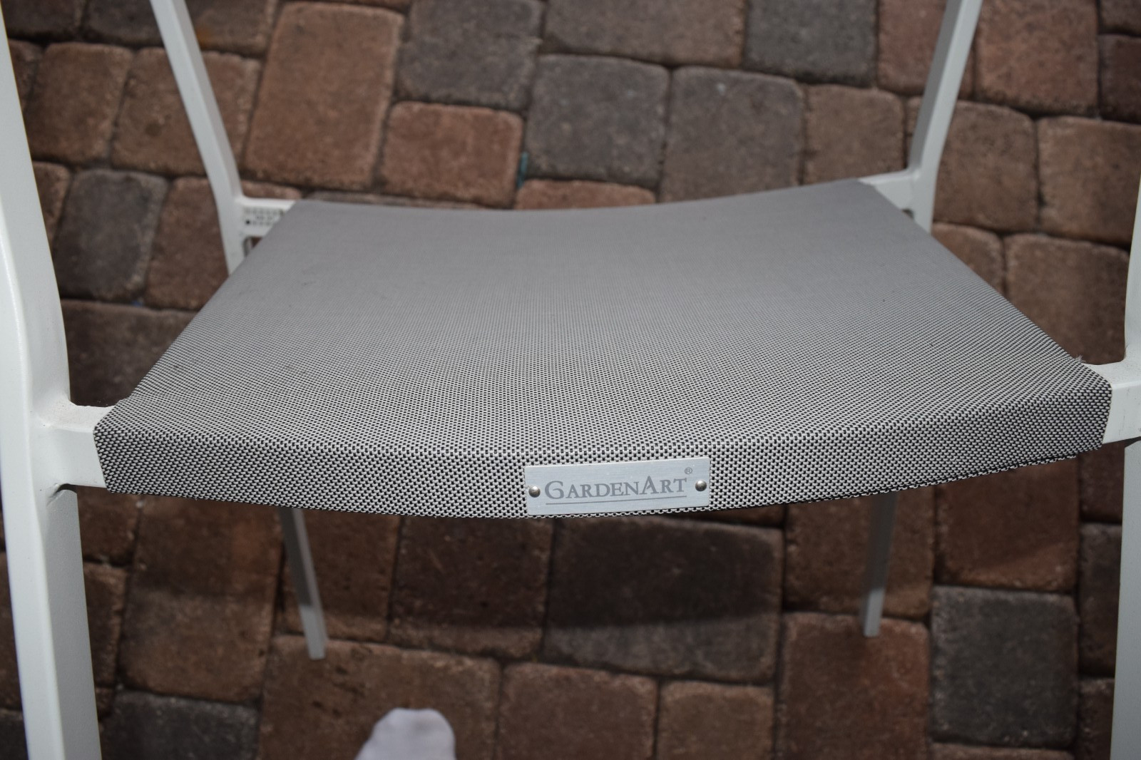 Garden Art Patio Metal Patio Table Set With 2 Stackable Garden chairs Set