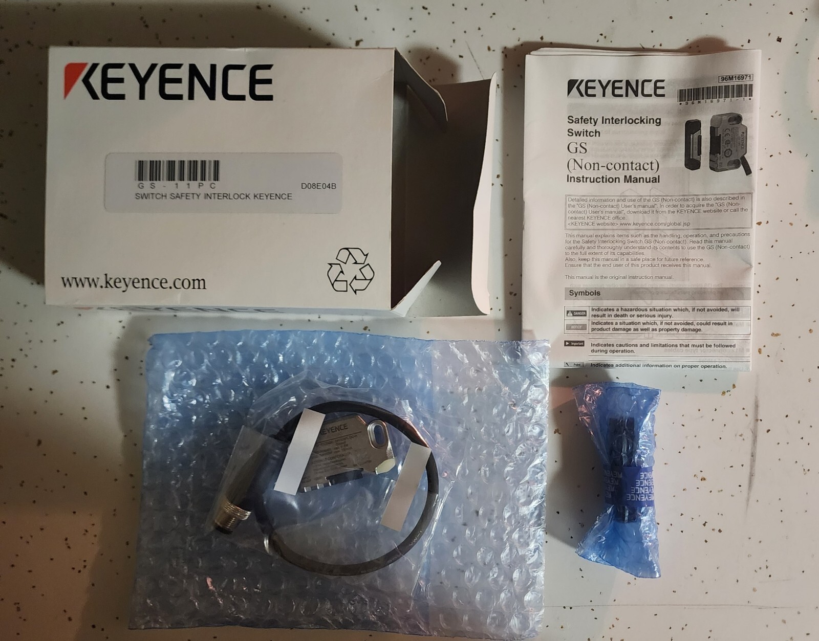 New KEYENCE GS-11PC Safety Interlocking Switch - Silver