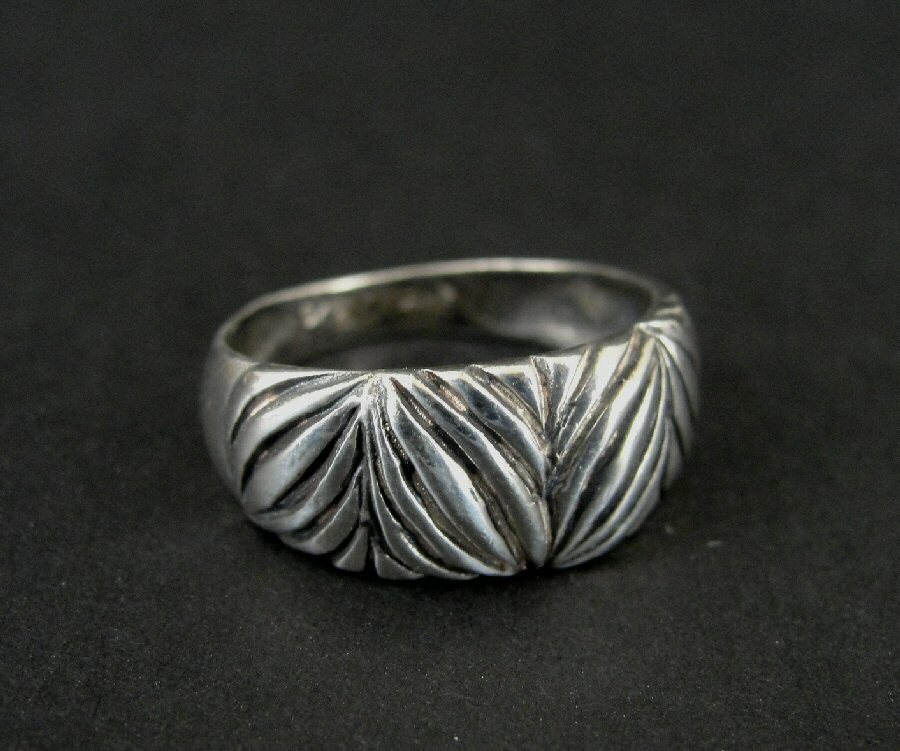 Ring Silver Curve Line Design Sterling 925 Ring Band Size 5.5 Ring 5 1/2