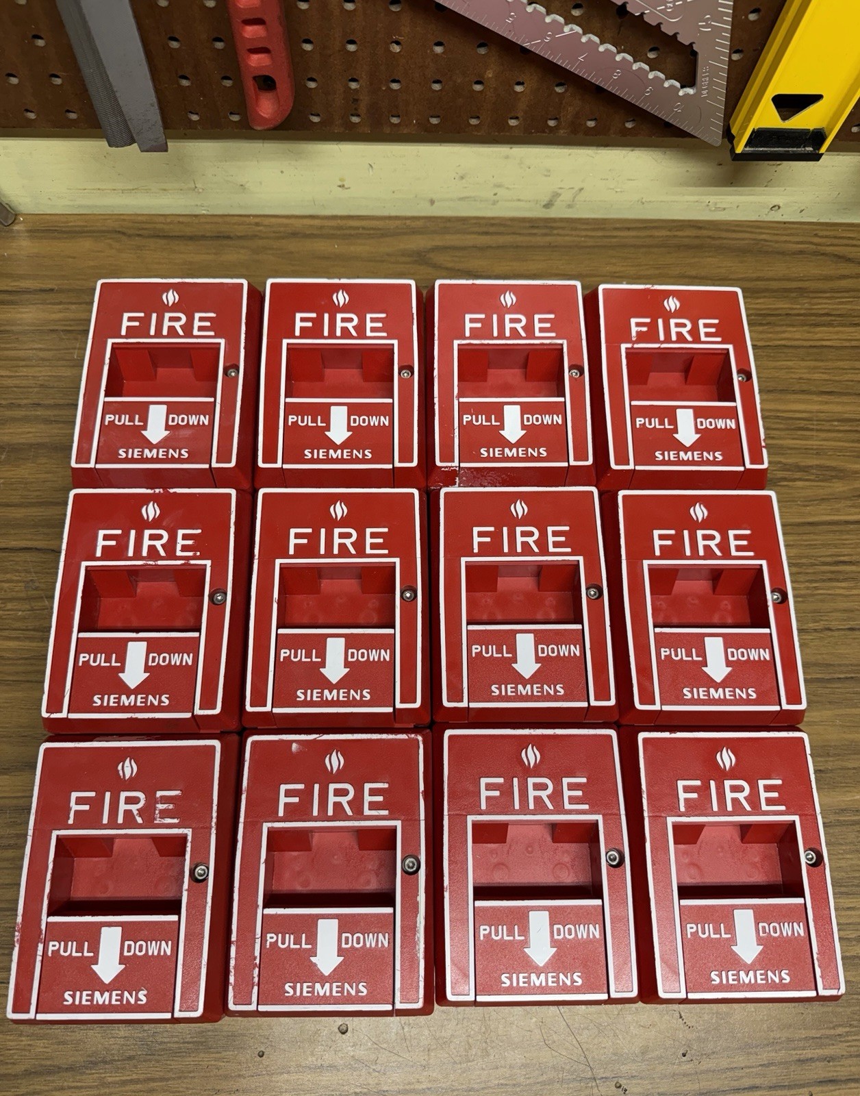 (1) Siemens MSI-10B Single Action Addressable Fire Alarm Pull Station DPU Tested