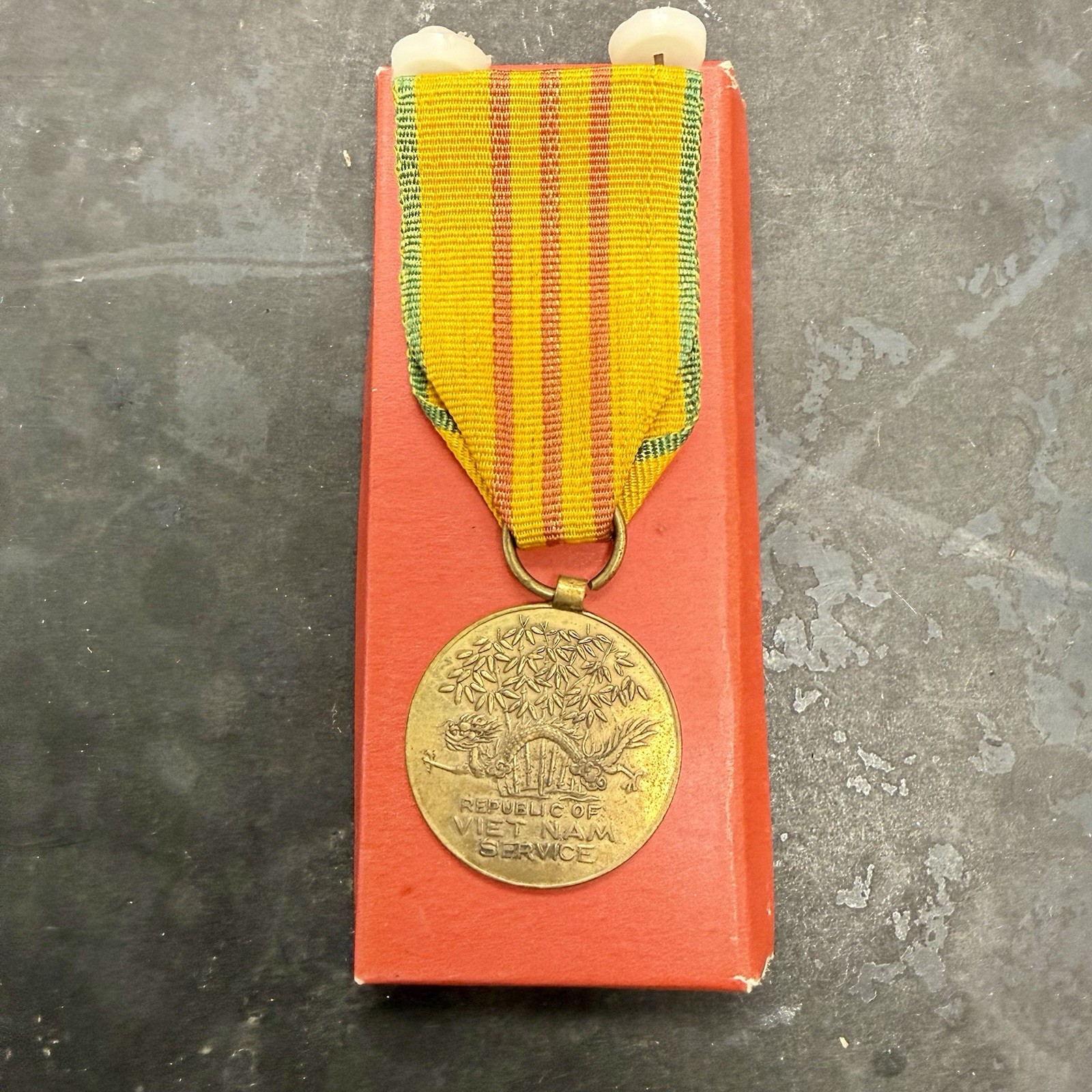 Vietnam War Service Medal US Army Vietnamese Made Uniface W Box