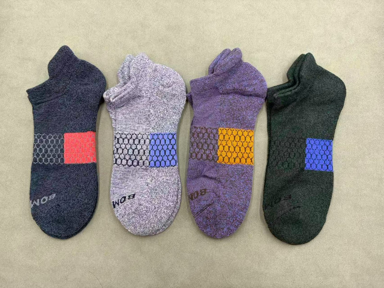 4 pairs BOMBAS Men's Performance Ankle socks Size Large 9-13 4 Colors