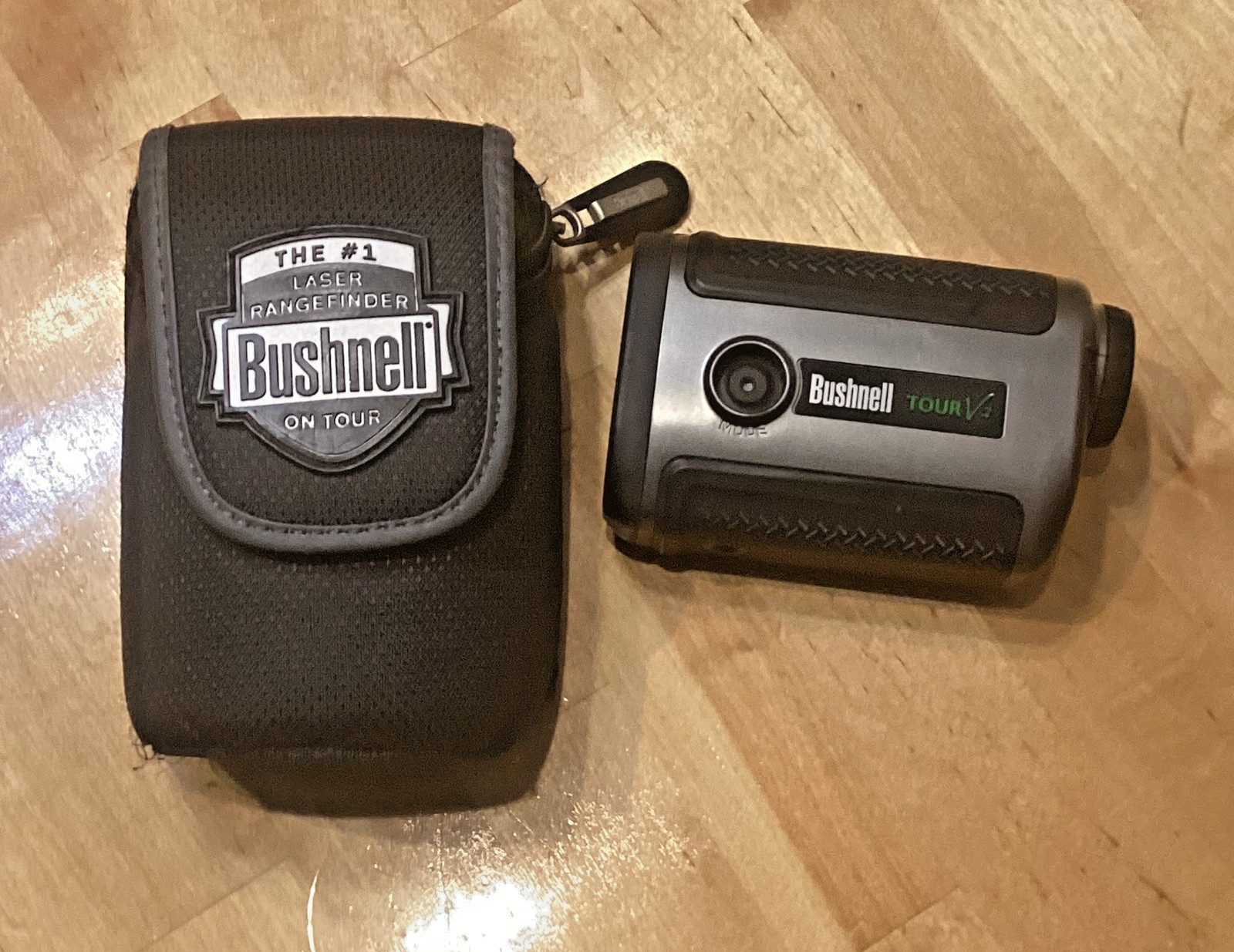 Bushnell ‎Tour V2 Golf Laser Rangefinder With Case and battery tested working